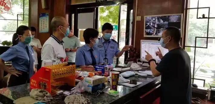 网络文化经营场所检查要点 悬挂许可证与未成年人禁入标志的规范与意义
